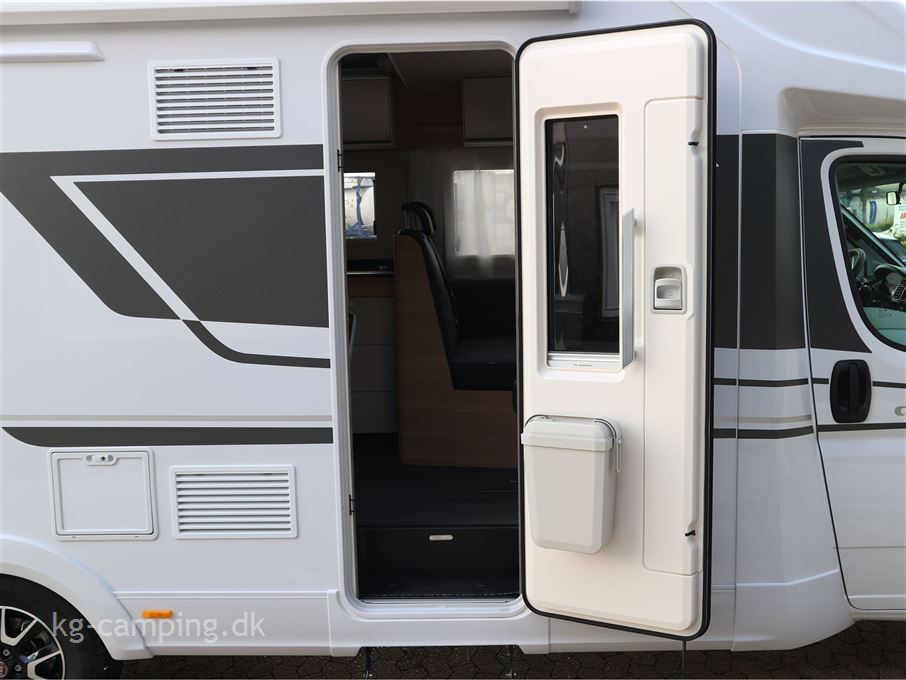 Adria Matrix Axess M670 SL