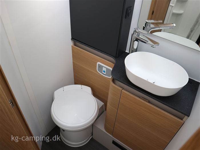 Adria Matrix Axess M670 SL
