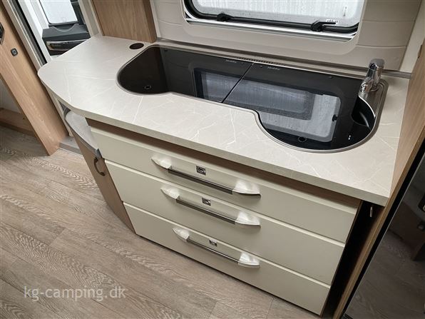 Hobby De Luxe 545 KMF