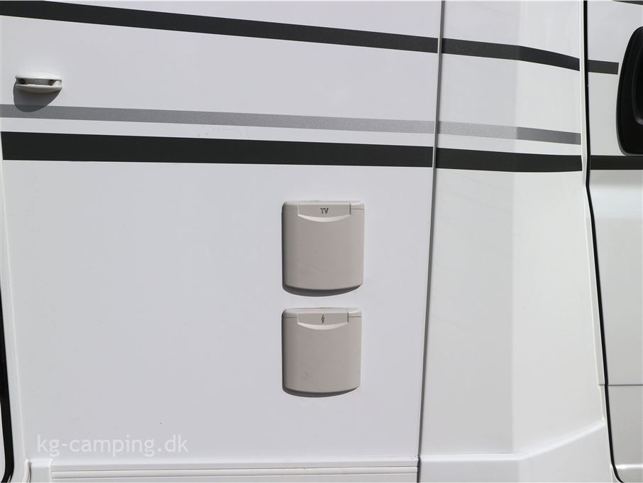 Adria Matrix Axess M670 SL