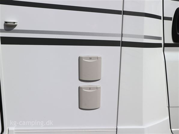Adria Matrix Axess M670 SL