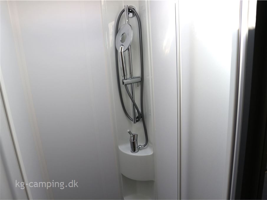 Adria Matrix Axess M670 SL