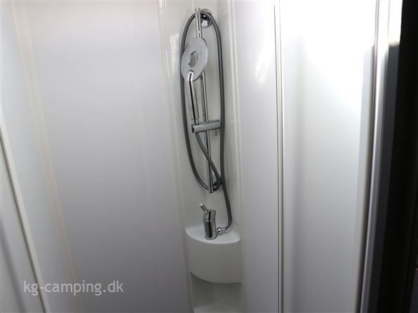 Adria Matrix Axess M670 SL