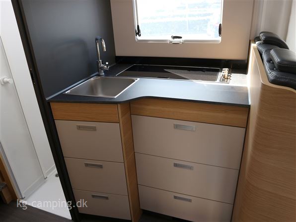 Adria Matrix Axess M670 SL