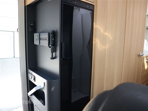 Adria Matrix Axess M670 SL
