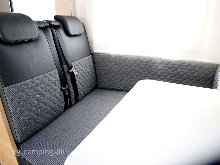 Adria Matrix Axess M670 SL