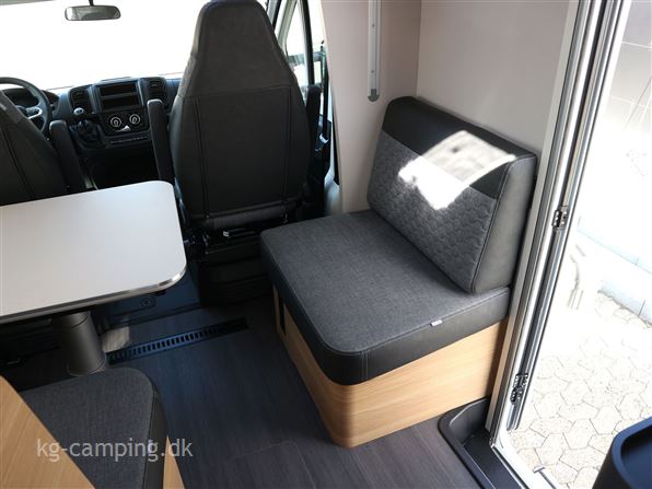 Adria Matrix Axess M670 SL