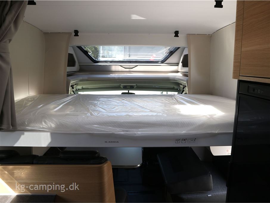 Adria Matrix Axess M670 SL