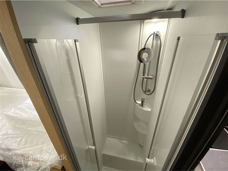 Adria Coral AXESS 650 DL 140 HK