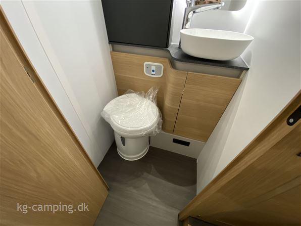 Adria Coral AXESS 650 DL 140 HK