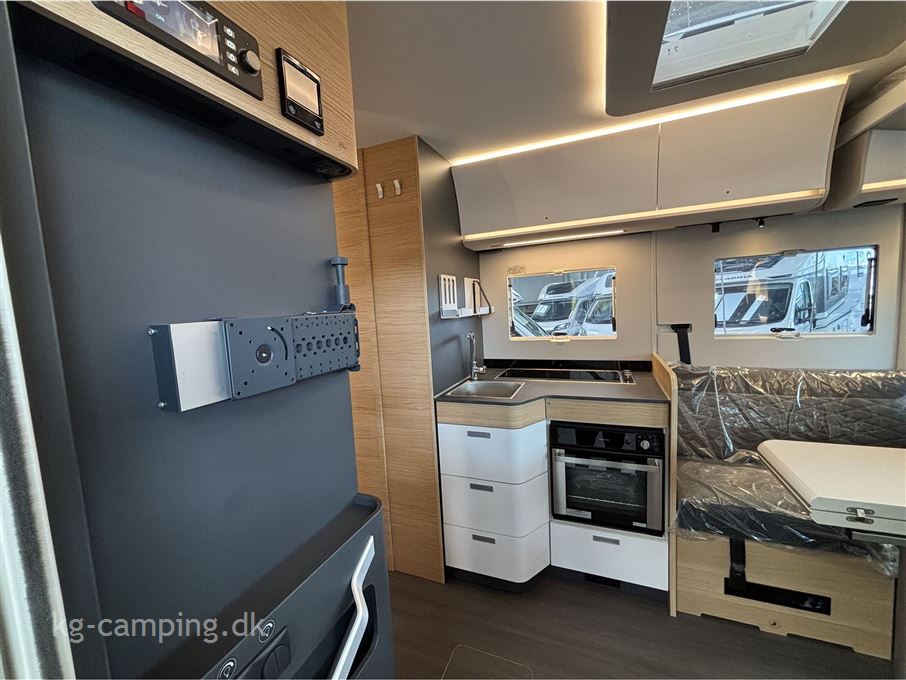 Adria Sonic Plus 700 DL 180 HK