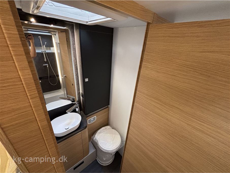 Adria Sonic Plus 700 DL 180 HK