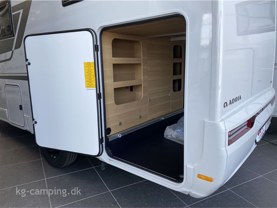 Adria Coral AXESS 650 DL