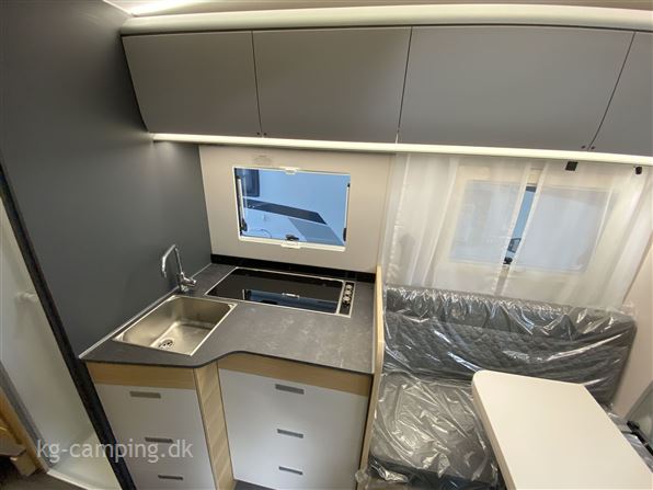 Adria Coral AXESS 650 DL