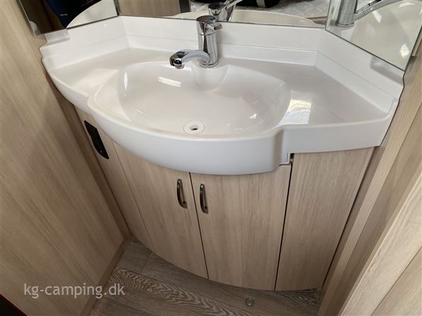 Hobby De Luxe Edition 650 KMFe