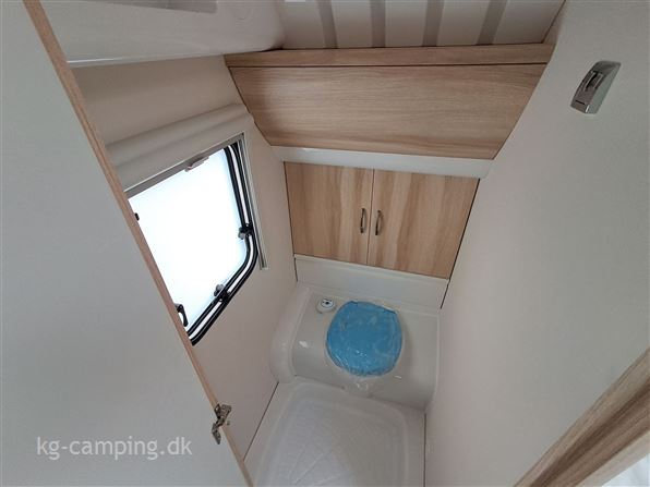 Hobby De Luxe 460 UFe DK LINE