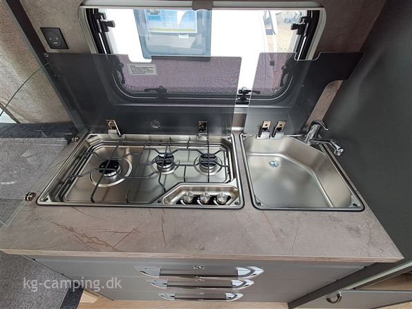 Hobby De Luxe 460 UFe DK LINE