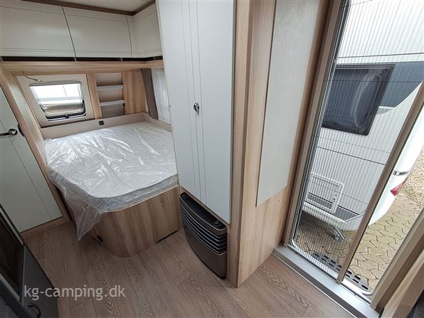 Hobby De Luxe 460 UFe DK LINE