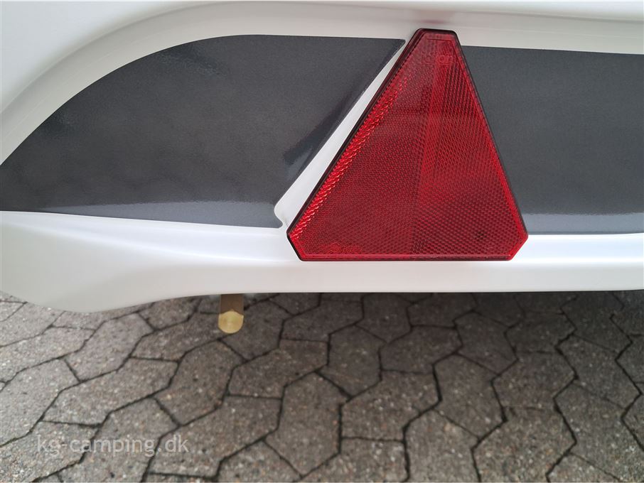 Hobby De Luxe 460 UFe DK LINE