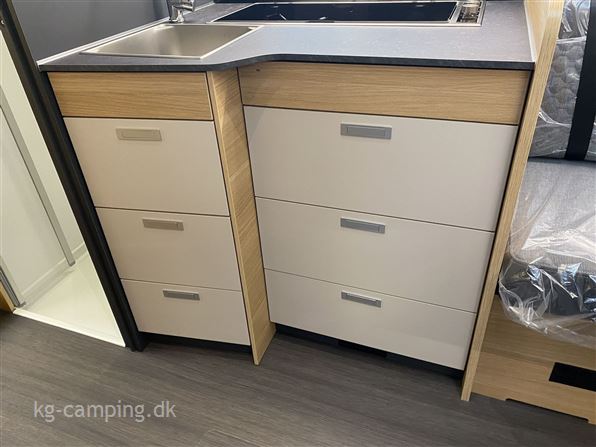 Adria Coral AXESS 650 DL