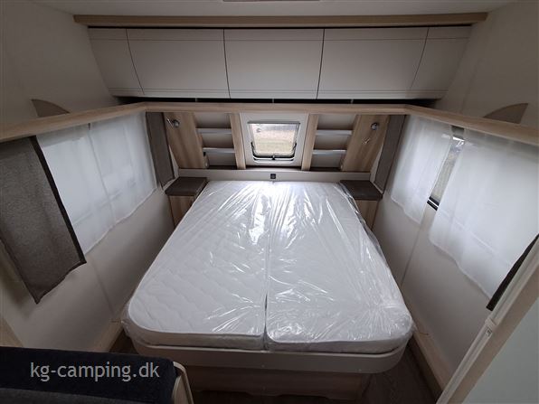 Hobby De Luxe 460 SFf