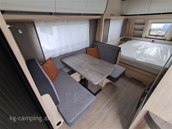 Hobby De Luxe 460 SFf