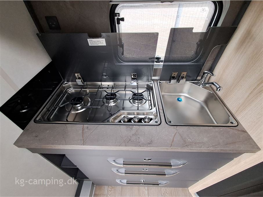 Hobby De Luxe 460 SFf