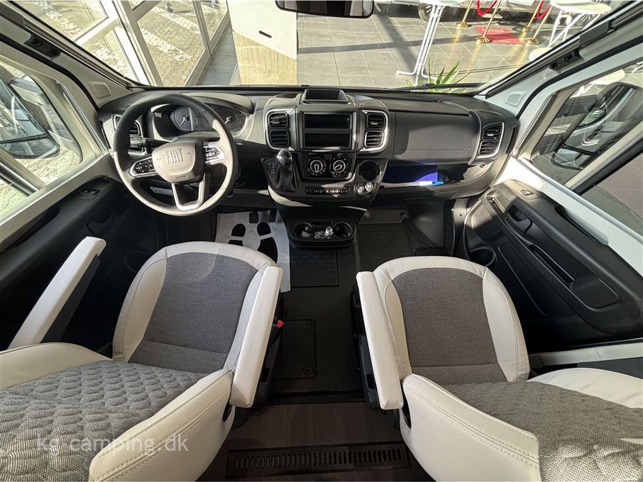 Adria Coral 670 DL