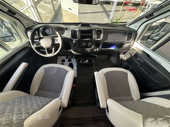 Adria Coral 670 DL