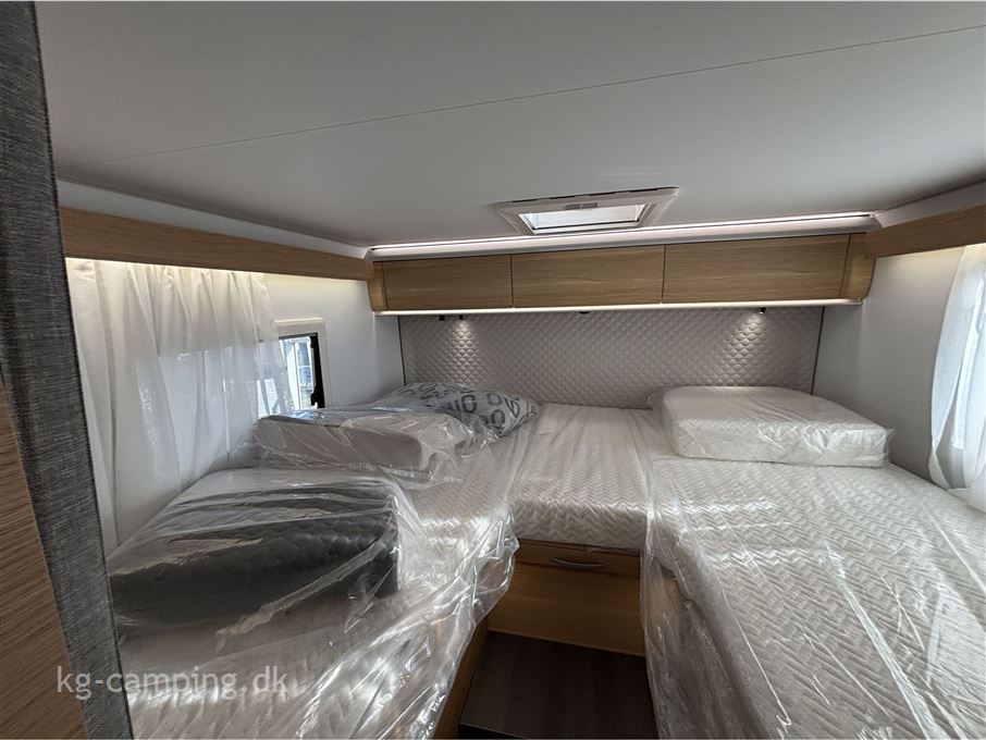 Adria Coral 670 DL