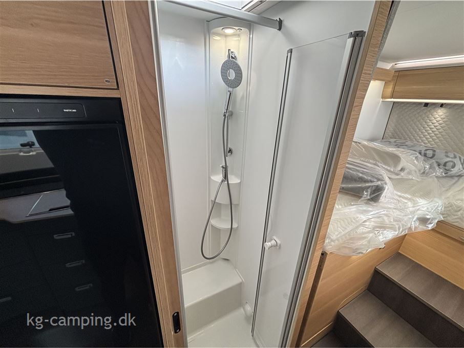 Adria Coral 670 DL