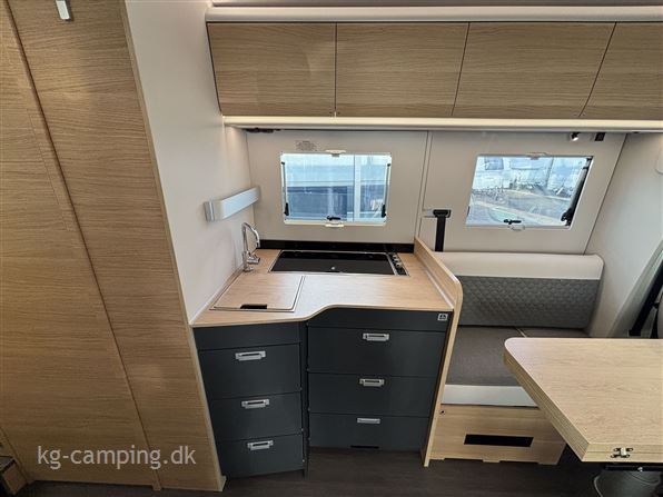 Adria Coral 670 DL