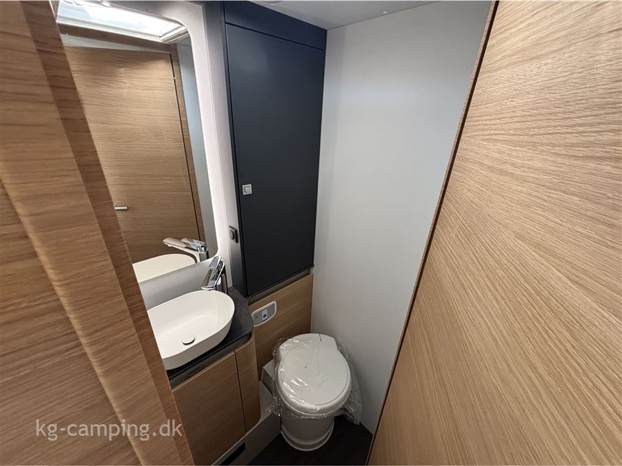 Adria Coral 670 DL