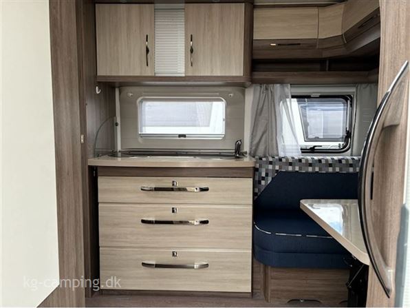 Hobby De Luxe 495 WFB