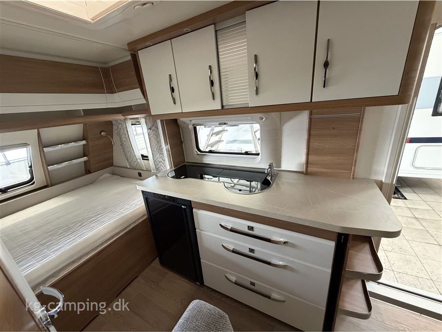 Hobby De Luxe 440 SF