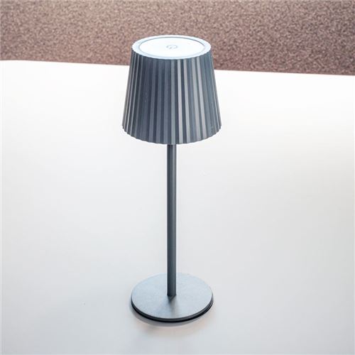 Trådløs bordlampe m/plissé skærm- GRÅ