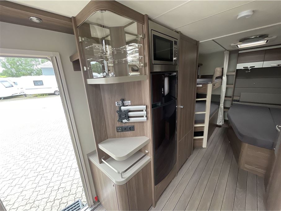 Knaus Scandinavian Selection 590 UK