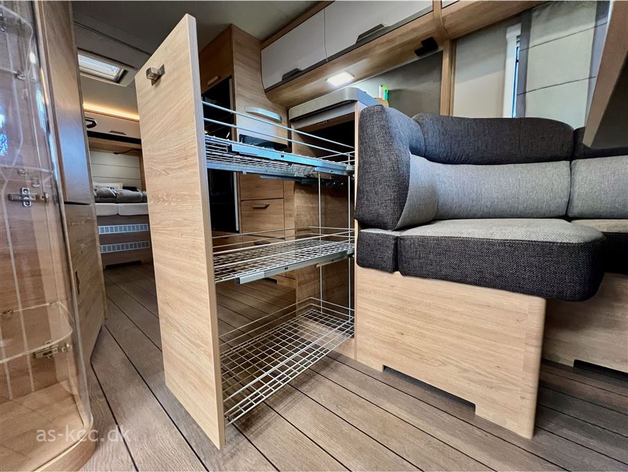 Knaus Südwind 650 UX 60 YEARS