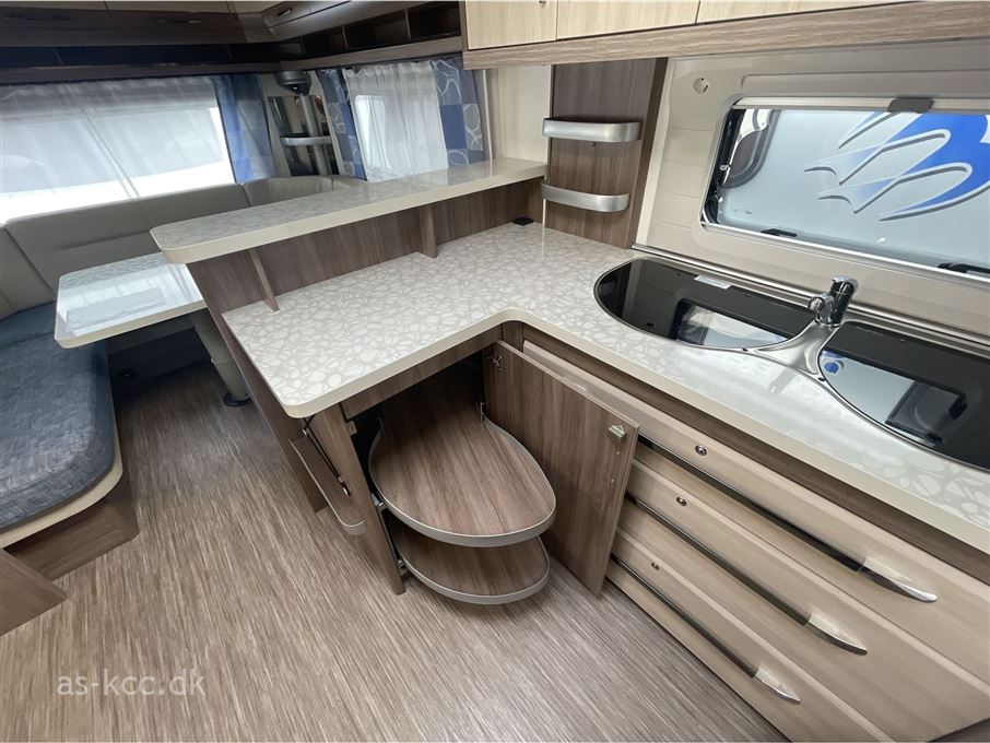 Hobby De Luxe 560 CFe