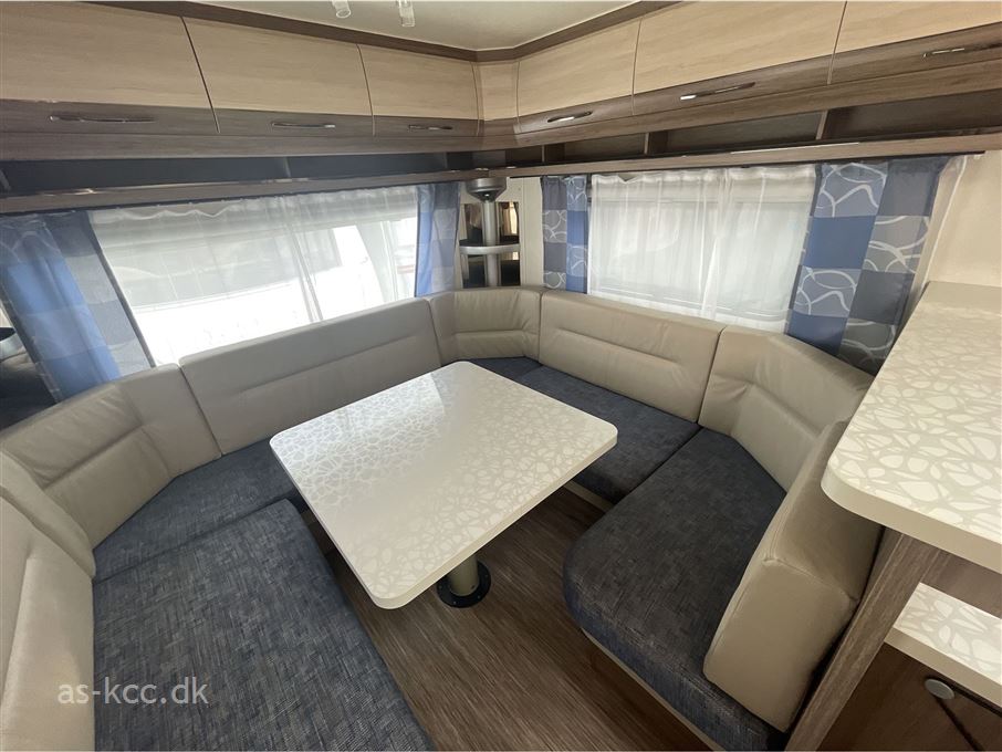 Hobby De Luxe 560 CFe