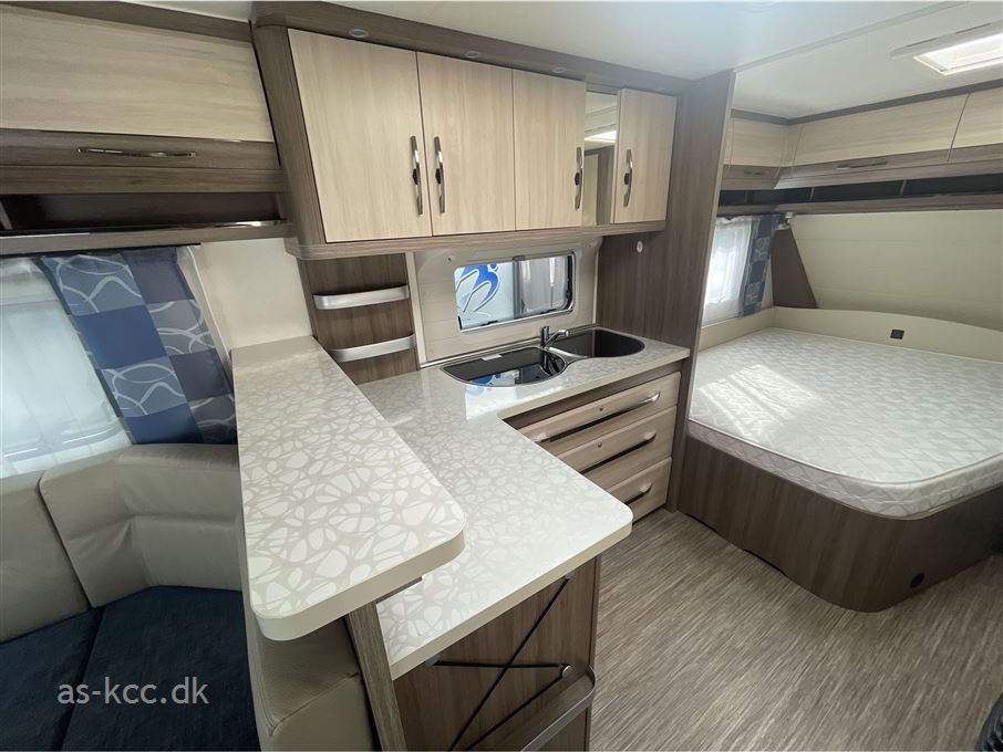 Hobby De Luxe 560 CFe