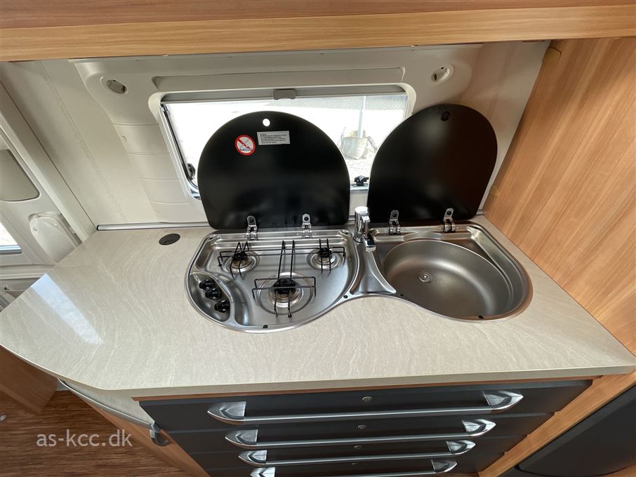 Hobby De Luxe 545 KMF