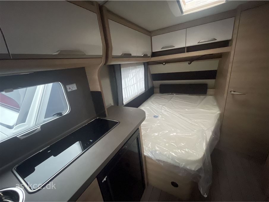 Knaus Südwind Black Selection 450 FU