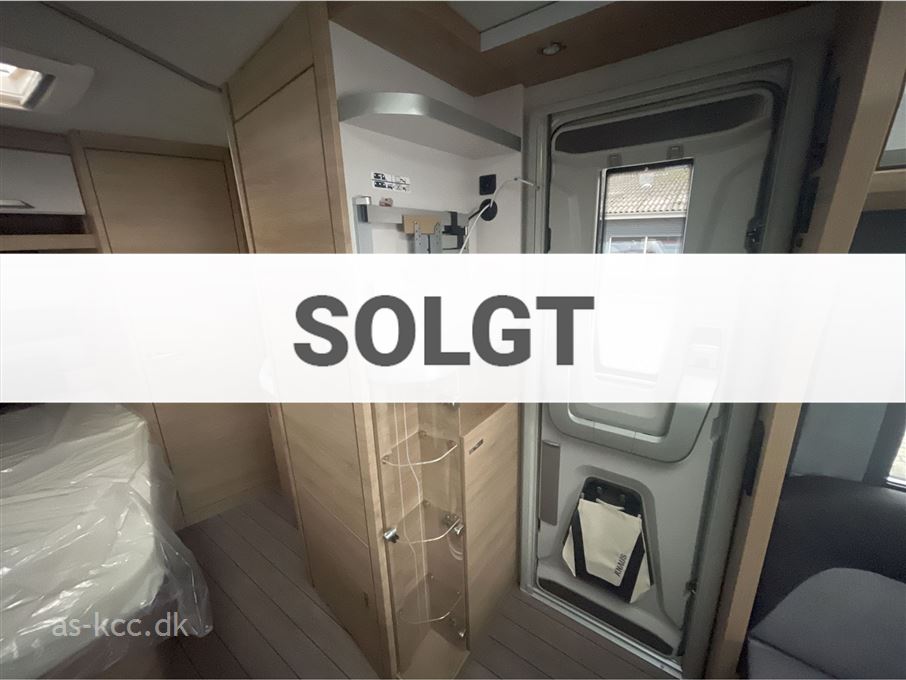 Knaus Südwind Black Selection 450 FU