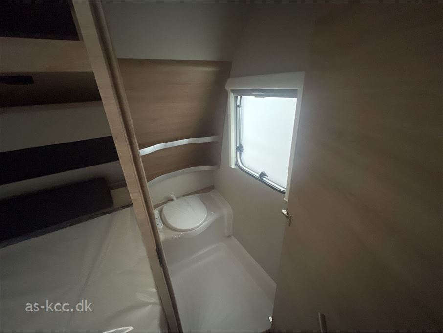 Knaus Südwind Black Selection 450 FU