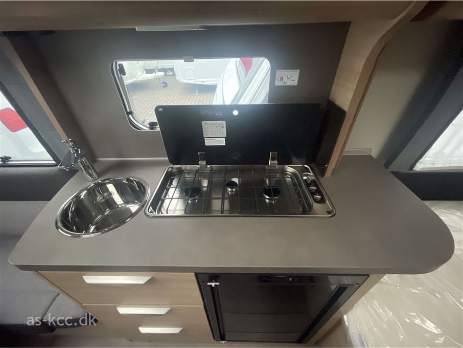 Knaus Südwind Black Selection 450 FU