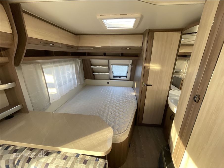 Hobby De Luxe 560 KMFe