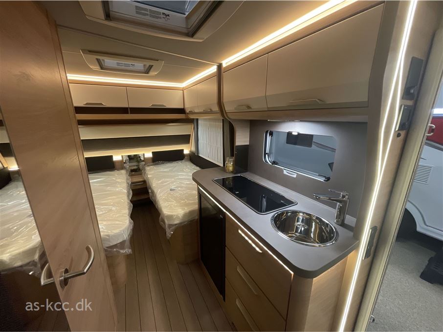 Knaus Südwind Black Selection 500 EU