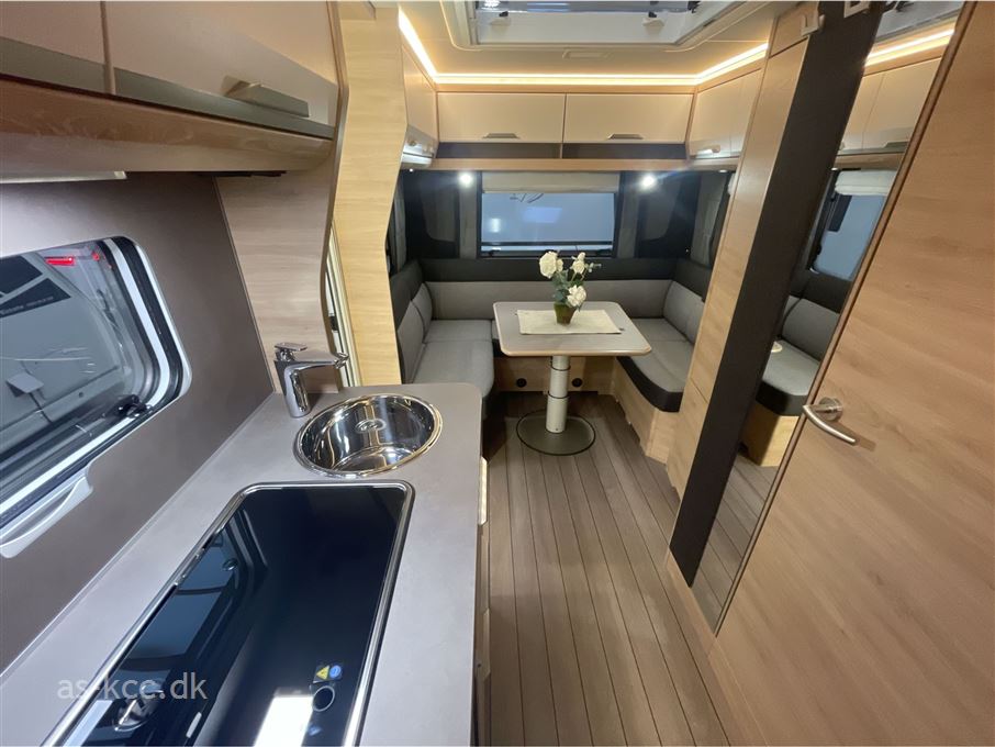 Knaus Südwind Black Selection 500 EU