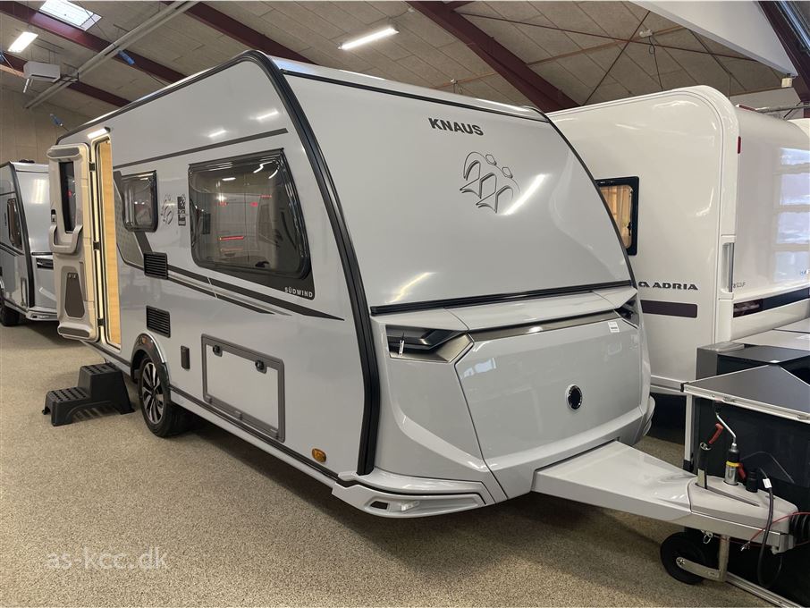 Knaus Südwind Black Selection 500 EU
